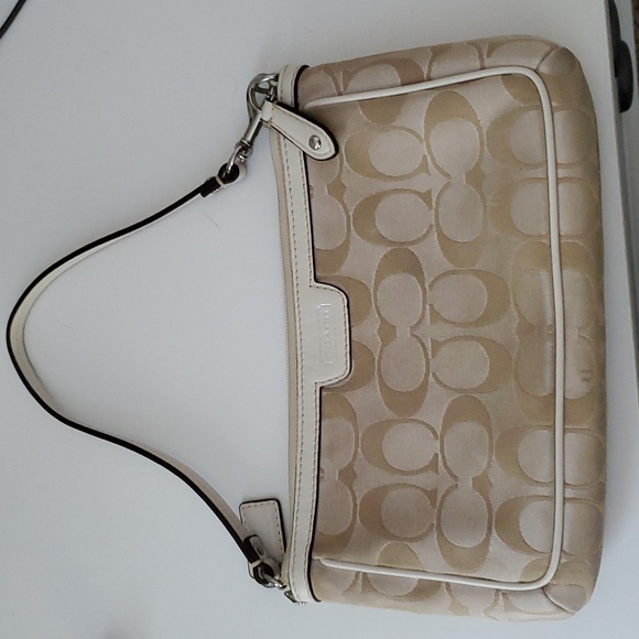 Coach wristlet - Picture 9 of 9